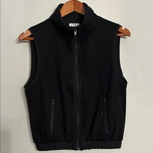 Sage Black Sleeveless Zip-Front Vest